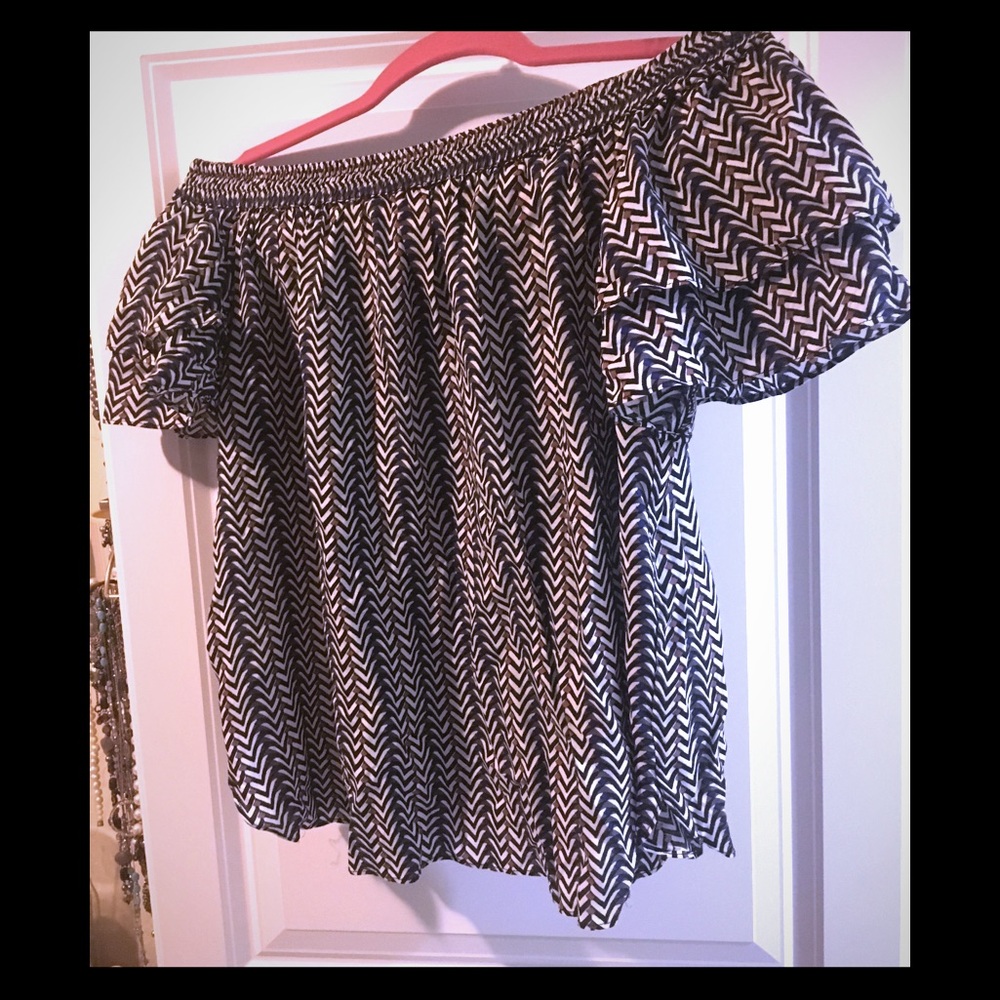 Chevron pattern cropped off the shoulder blouse